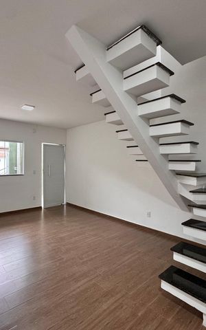 Casa de condomínio para alugar com 180m², 3 quartos e 1 vaga Casa de condomínio para alugar com 180m², 3 quartos e 1 vagaSala