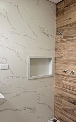 Apartamento à venda com 144m², 2 quartos e 2 vagas Apartamento à venda com 144m², 2 quartos e 2 vagasBanheiro Suite 2