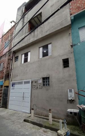 Casa à venda com 101m², 2 quartos e 1 vaga Casa à venda com 101m², 2 quartos e 1 vagaFachada