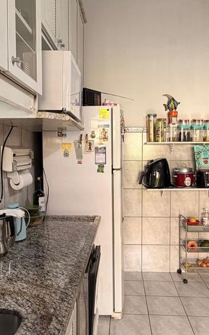 Apartamento à venda com 165m², 2 quartos e 3 vagas Apartamento à venda com 165m², 2 quartos e 3 vagasCozinha