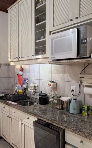 Apartamento à venda com 165m², 2 quartos e 3 vagas Apartamento à venda com 165m², 2 quartos e 3 vagasCozinha