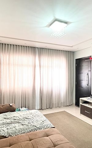 Casa à venda com 150m², 3 quartos e 2 vagas Casa à venda com 150m², 3 quartos e 2 vagasSala