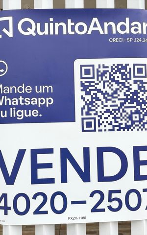 Casa à venda com 150m², 3 quartos e 2 vagas Casa à venda com 150m², 3 quartos e 2 vagasPlaca