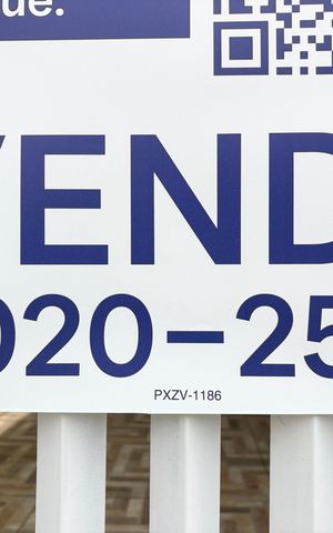 Casa à venda com 150m², 3 quartos e 2 vagas Casa à venda com 150m², 3 quartos e 2 vagasPlaca PXZV-1186