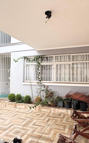 Casa à venda com 150m², 3 quartos e 2 vagas Casa à venda com 150m², 3 quartos e 2 vagasGaragem