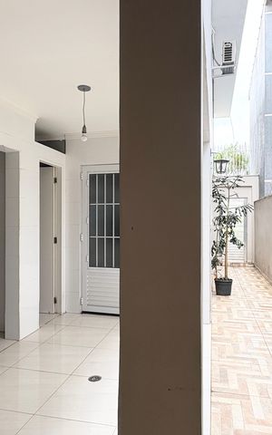 Casa à venda com 150m², 3 quartos e 2 vagas Casa à venda com 150m², 3 quartos e 2 vagasÁrea comum