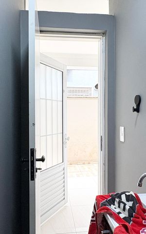 Casa à venda com 150m², 3 quartos e 2 vagas Casa à venda com 150m², 3 quartos e 2 vagasBanheiro de serviço