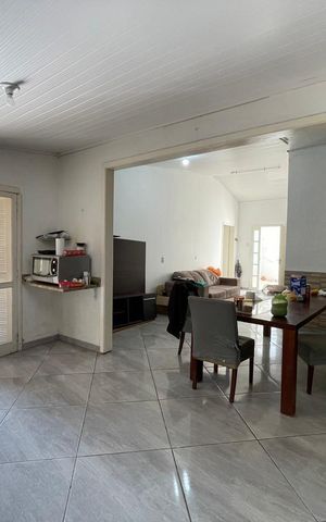 Casa à venda com 85m², 3 quartos e 1 vaga