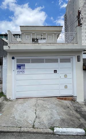 Casa à venda com 120m², 3 quartos e 1 vaga Casa à venda com 120m², 3 quartos e 1 vagaFachada