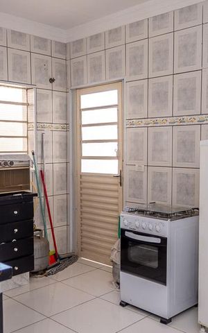 Casa à venda com 132m², 3 quartos e 2 vagas Casa à venda com 132m², 3 quartos e 2 vagasCozinha