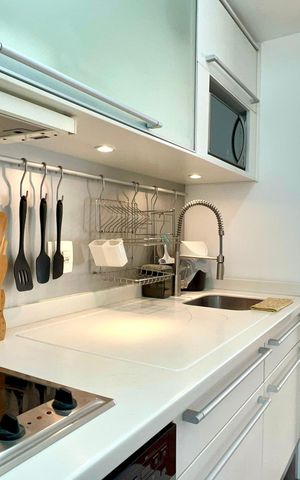 Apartamento para alugar com 64m², 1 quarto e 2 vagas Apartamento para alugar com 64m², 1 quarto e 2 vagasCozinha