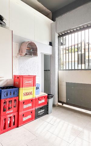 Casa à venda com 45m², 3 quartos e 2 vagas Casa à venda com 45m², 3 quartos e 2 vagasGaragem