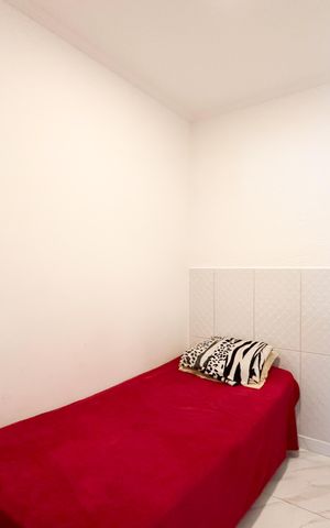 Casa à venda com 45m², 3 quartos e 2 vagas Casa à venda com 45m², 3 quartos e 2 vagasQuarto 2