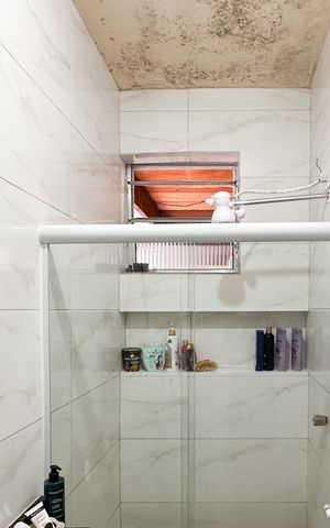 Casa à venda com 45m², 3 quartos e 2 vagas Casa à venda com 45m², 3 quartos e 2 vagasBanheiro Social