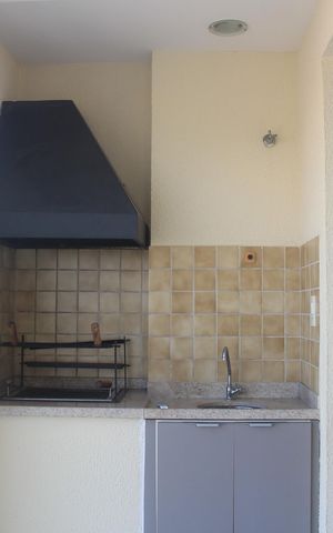 Apartamento para alugar com 65m², 2 quartos e 1 vagaVaranda