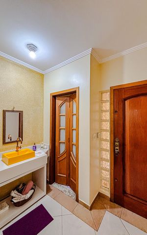Casa para alugar com 379m², 5 quartos e 7 vagasLavabo