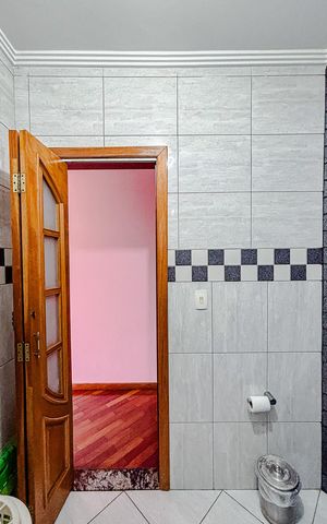 Casa para alugar com 379m², 5 quartos e 7 vagasBanheiro da Suíte 1
