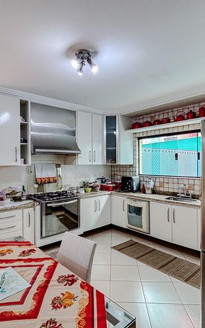 Casa para alugar com 379m², 5 quartos e 7 vagasCozinha