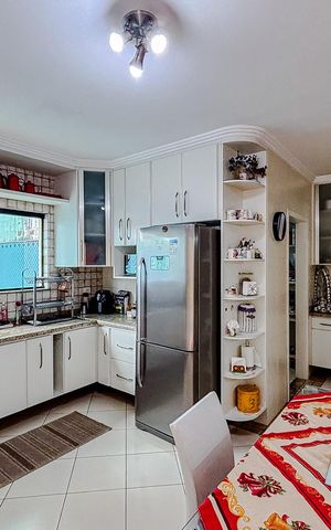 Casa para alugar com 379m², 5 quartos e 7 vagasCozinha