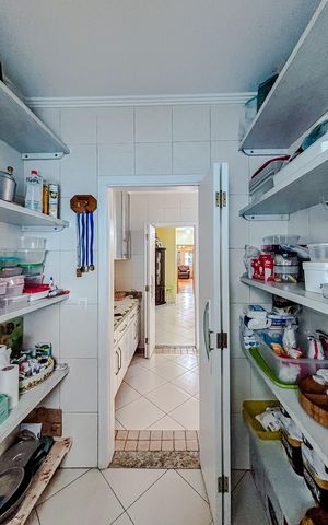 Casa para alugar com 379m², 5 quartos e 7 vagasDespensa
