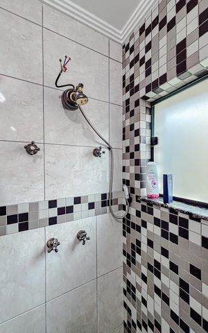 Casa para alugar com 379m², 5 quartos e 7 vagasBanheiro da Suíte 3