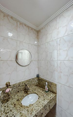 Casa para alugar com 379m², 5 quartos e 7 vagasBanheiro