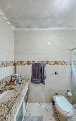 Casa para alugar com 379m², 5 quartos e 7 vagasBanheiro da Suíte 2