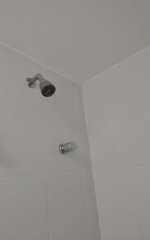 Apartamento para alugar com 70m², 2 quartos e 2 vagasBanheiro do Quarto 1 - Suíte