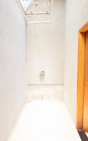 Casa para alugar com 237m², 3 quartos e 4 vagasCozinha e Área de Serviço