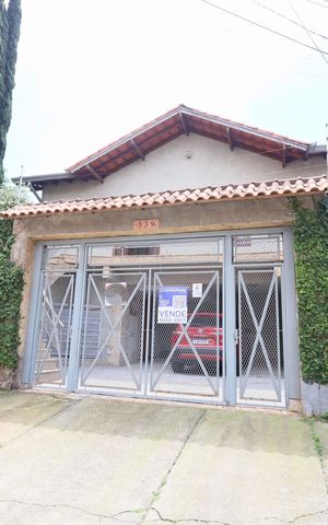 Casa para alugar com 237m², 3 quartos e 4 vagasFachada