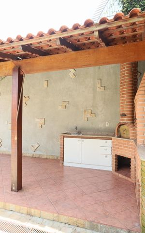 Casa para alugar com 237m², 3 quartos e 4 vagasChurrasqueira