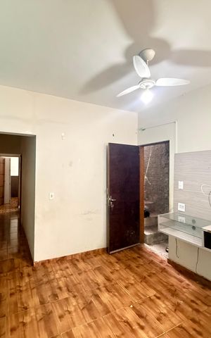 Casa para alugar com 60m², 2 quartos e sem vaga Casa para alugar com 60m², 2 quartos e sem vagaSala