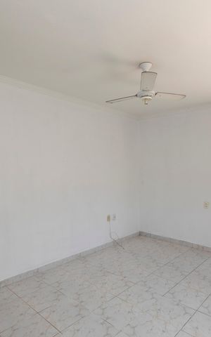 Casa à venda com 98m², 2 quartos e 2 vagasSALA