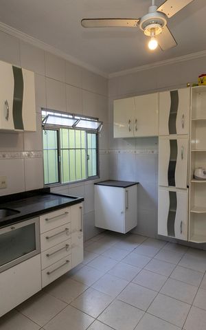 Casa à venda com 98m², 2 quartos e 2 vagasCOZINHA