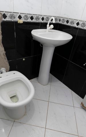 Casa à venda com 98m², 2 quartos e 2 vagasBANHEIRO QUARTO Nº 2 - SUITE
