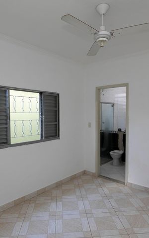 Casa à venda com 98m², 2 quartos e 2 vagasQUARTO Nº 2 - SUITE