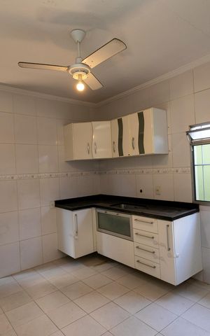 Casa à venda com 98m², 2 quartos e 2 vagasCOZINHA