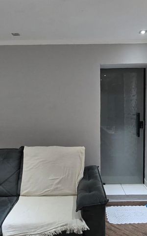 Casa à venda com 160m², 3 quartos e 2 vagas Casa à venda com 160m², 3 quartos e 2 vagasSala