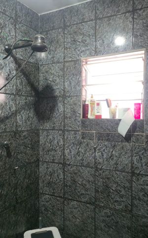 Casa à venda com 160m², 3 quartos e 2 vagas Casa à venda com 160m², 3 quartos e 2 vagasBanheiro Social 01