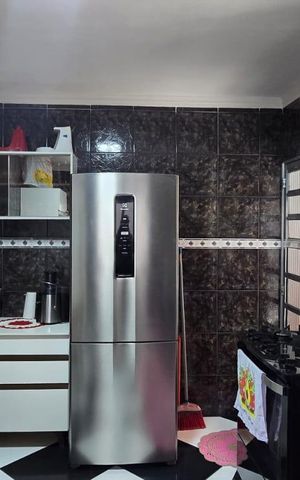 Casa à venda com 160m², 3 quartos e 2 vagas Casa à venda com 160m², 3 quartos e 2 vagasCozinha