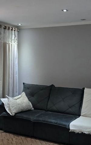 Casa à venda com 160m², 3 quartos e 2 vagas Casa à venda com 160m², 3 quartos e 2 vagasSala