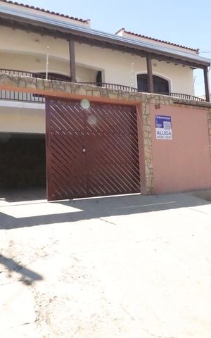 Casa para alugar com 200m², 4 quartos e 2 vagas