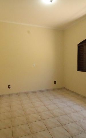 Casa para alugar com 200m², 4 quartos e 2 vagas