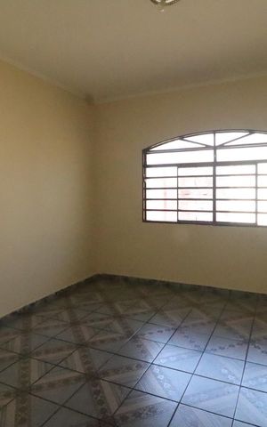 Casa para alugar com 200m², 4 quartos e 2 vagas