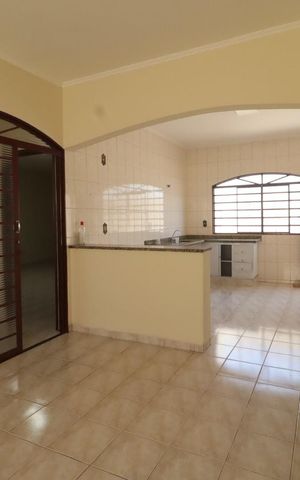 Casa para alugar com 200m², 4 quartos e 2 vagas