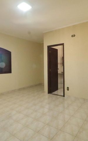 Casa para alugar com 200m², 4 quartos e 2 vagas