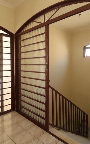 Casa para alugar com 200m², 4 quartos e 2 vagas