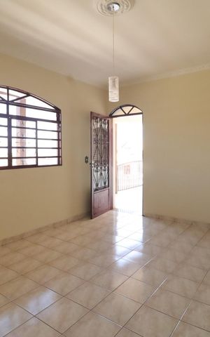 Casa para alugar com 200m², 4 quartos e 2 vagas