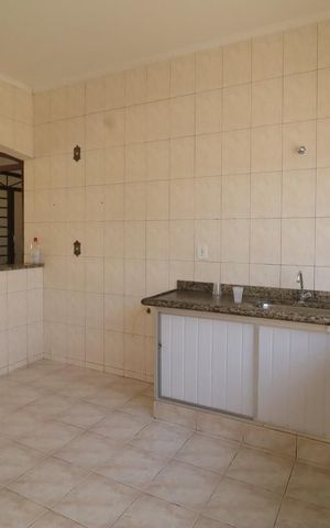 Casa para alugar com 200m², 4 quartos e 2 vagas