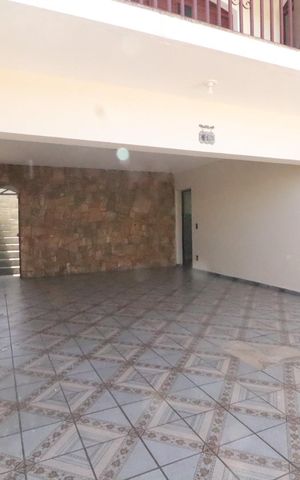 Casa para alugar com 200m², 4 quartos e 2 vagas